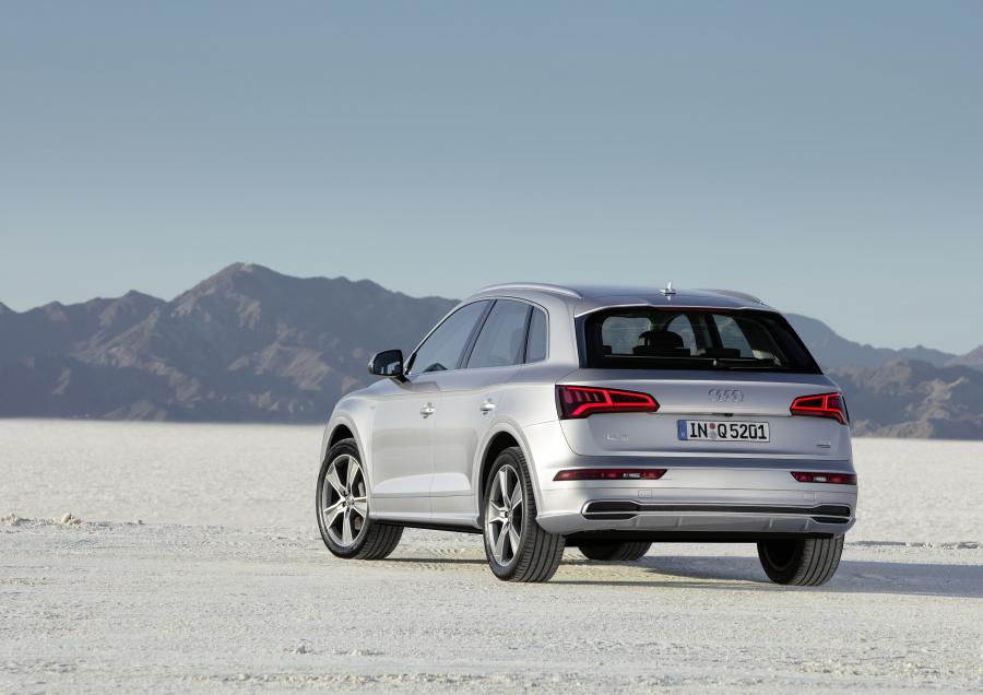  Audi Q5 TDI Quattro S-Line 2016 года  (WW) (фото 6 из 48)